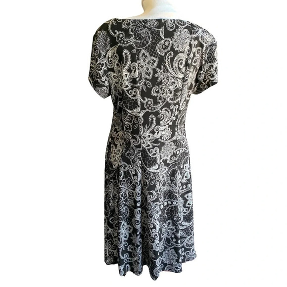 CONNECTED Apparel women's size 10 black and white dress - Picture 2 of 6